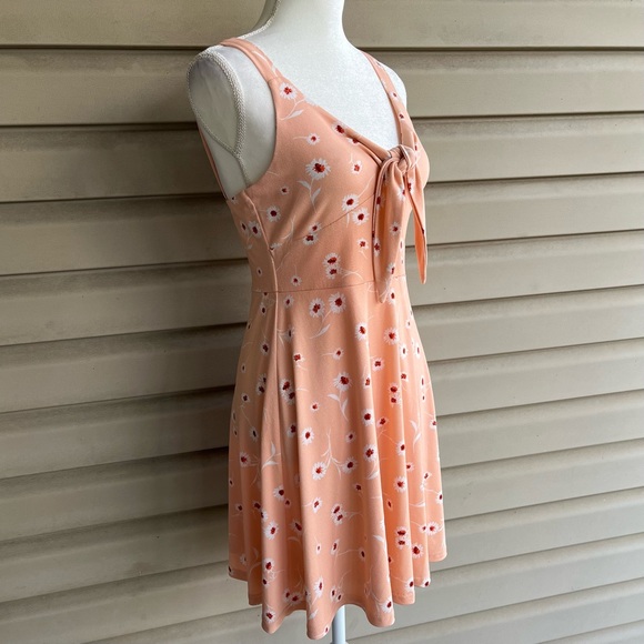 •Altar’d State• Floral Tie Front Sundress - Size Medium - Picture 4 of 8